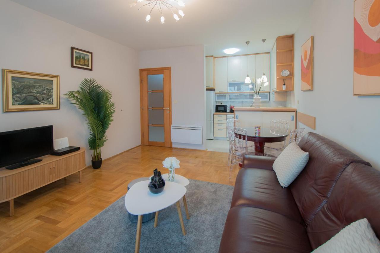 City Nest Apartment Podgorica Eksteriør billede